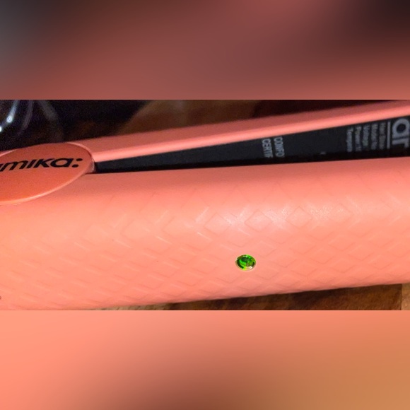 amika Strand Perfect Ceramic Styler 1.25” Flat Iron - Picture 7 of 7